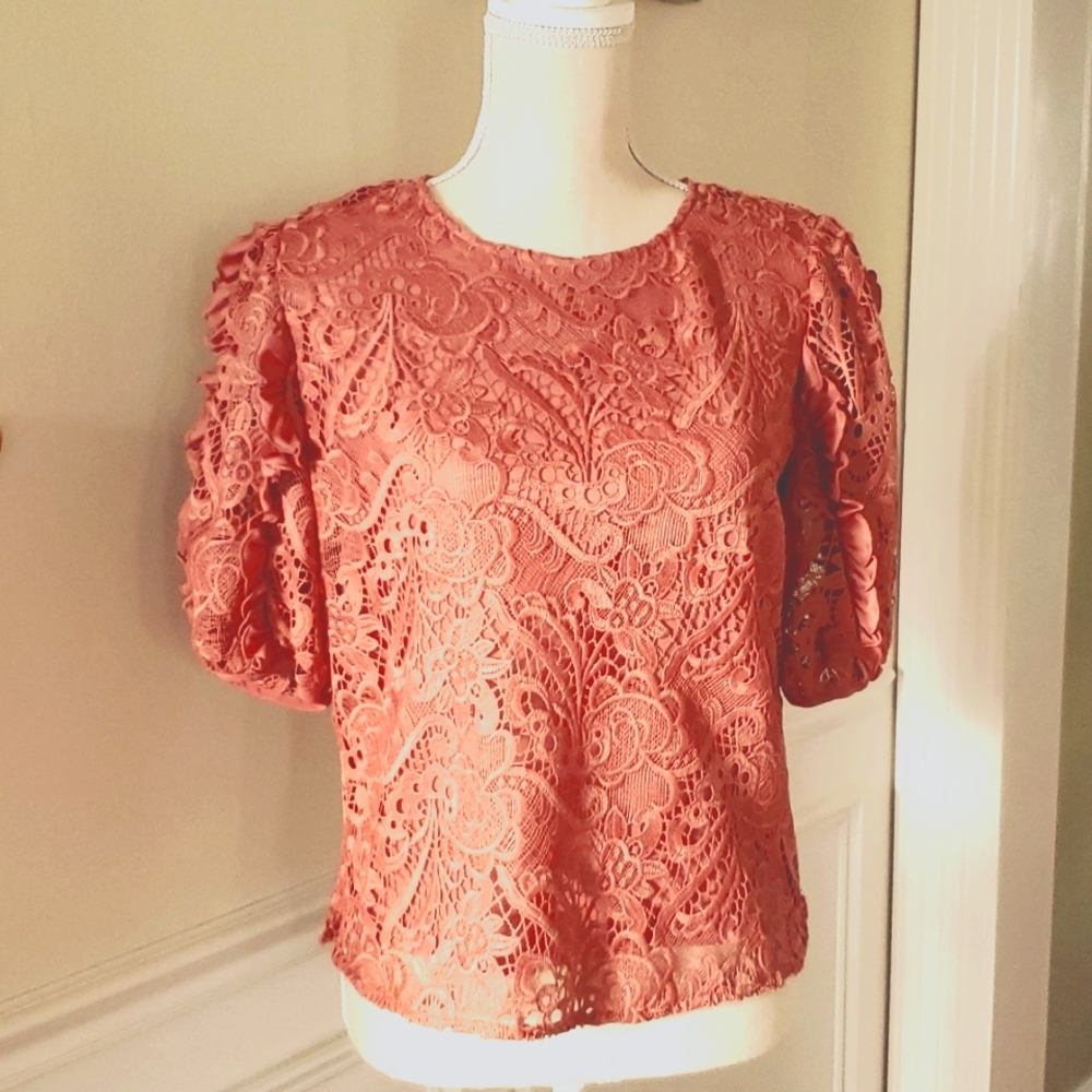 Express lace puff sleeve top